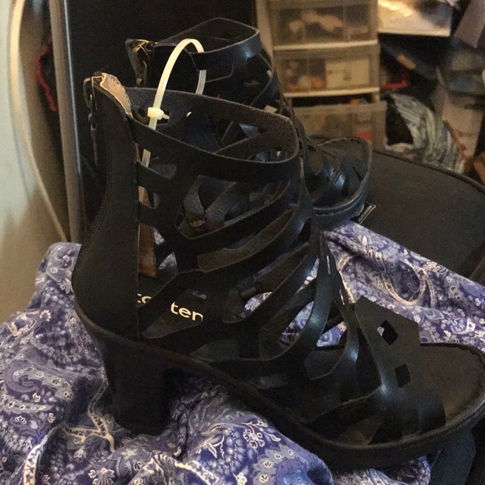 Vegan tastemaker size 37 black shoes!